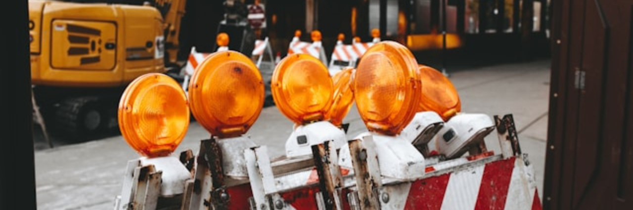 Safety lights on roadwork